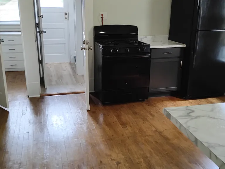 3330 W McKinley Blvd — Photo 4