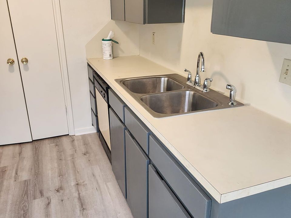 1st image of 504 Esther Cir #2