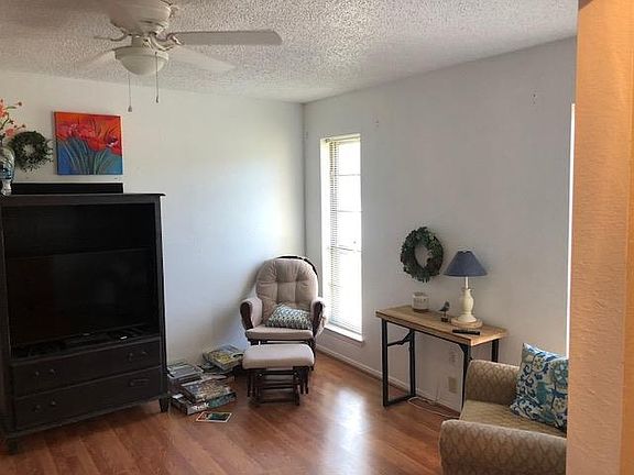 3rd image of 901 E County Road 121