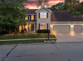 941 Kiefer Trails Dr, Ballwin, MO 63021