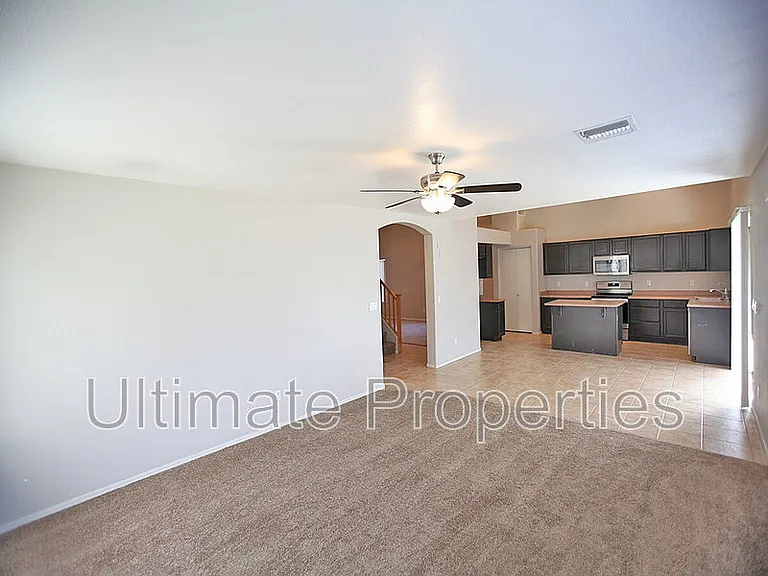 7205 W Mohawk Ln — Photo 2