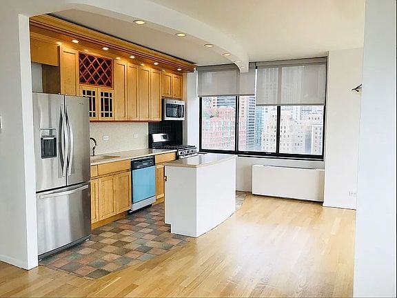 2nd image of 380 Rector Pl APT 23G