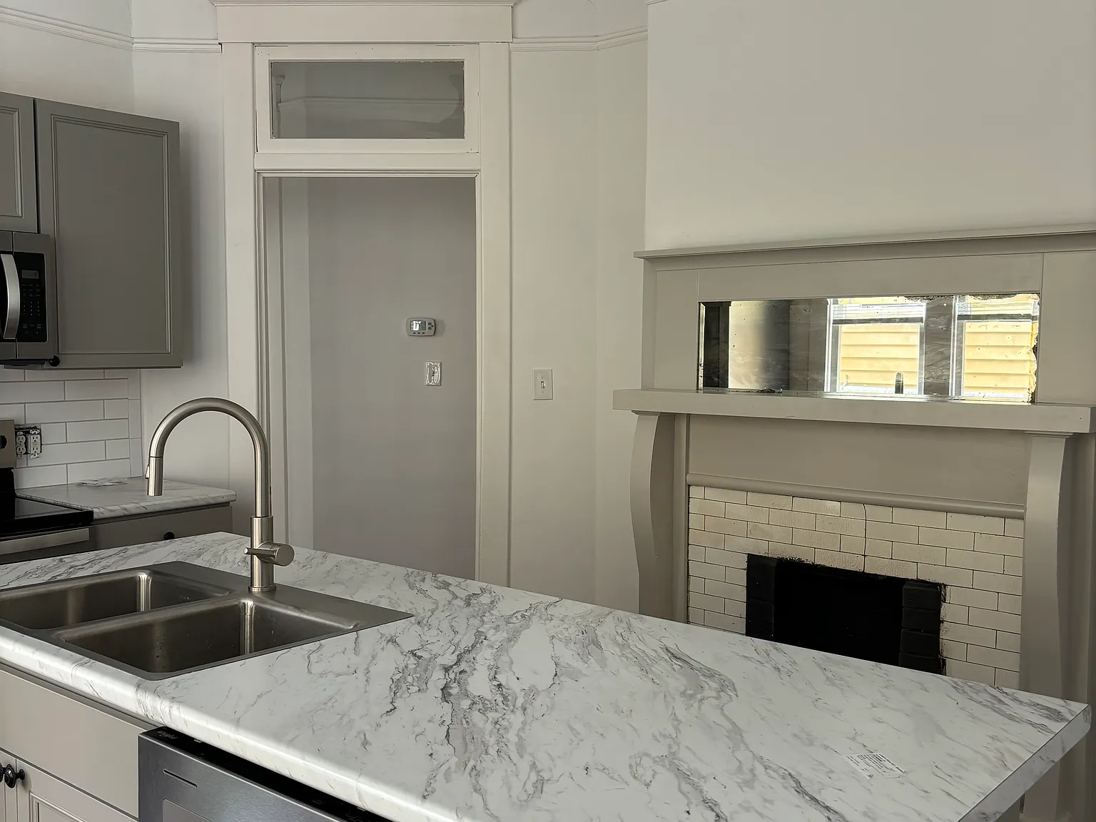 3 bed, 1400 sqft, $3,000 — Photo 3