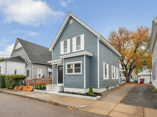 43 Blossom St, Lowell, MA 01852