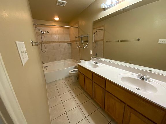 4th image of 204 Coby Dr Unit B