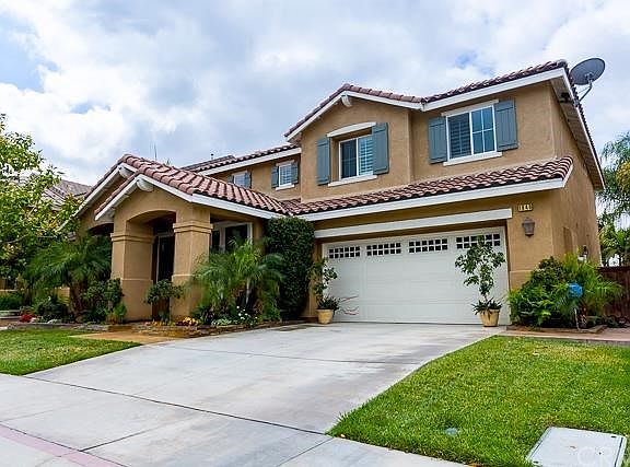 4th image of 1040 Sawtooth Dr