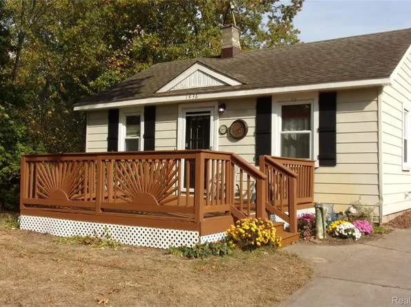 1436 Morningdove, Wixom, MI 48393