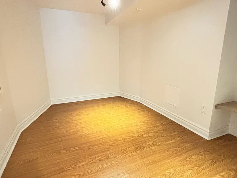410 Clearmeadow Blvd #BSMNT — Photo 14