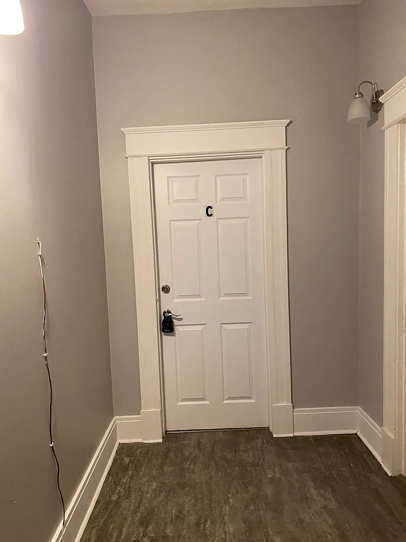 445 Greenwood Ave — Photo 2
