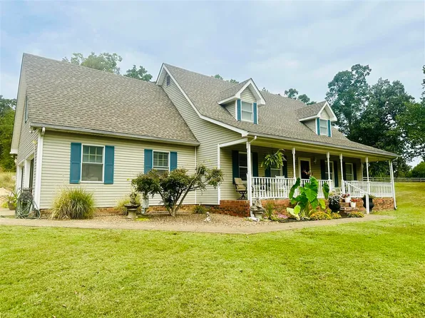 303 Lake Dr, Nortonville, KY 42442