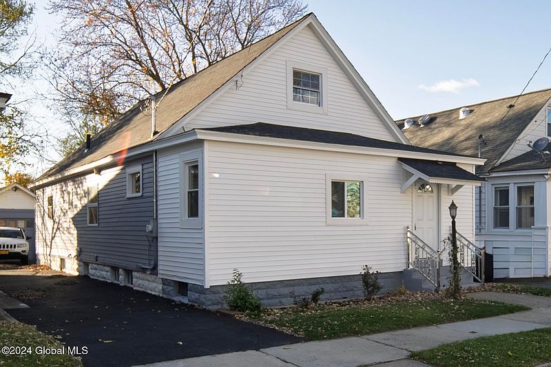 2nd image of 1772 Avenue H