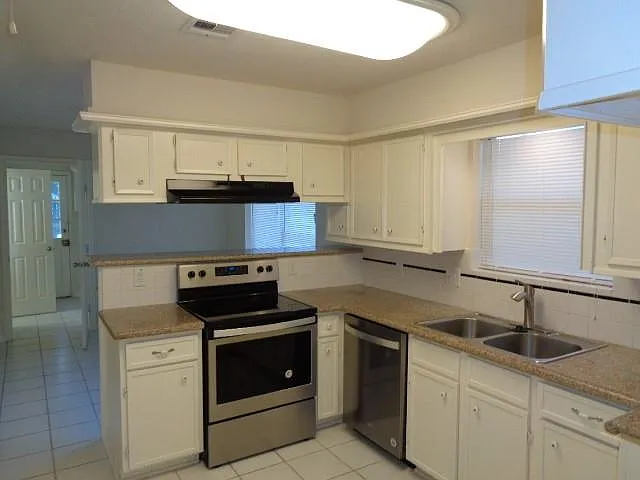 11815 Gardenglen Dr — Photo 7
