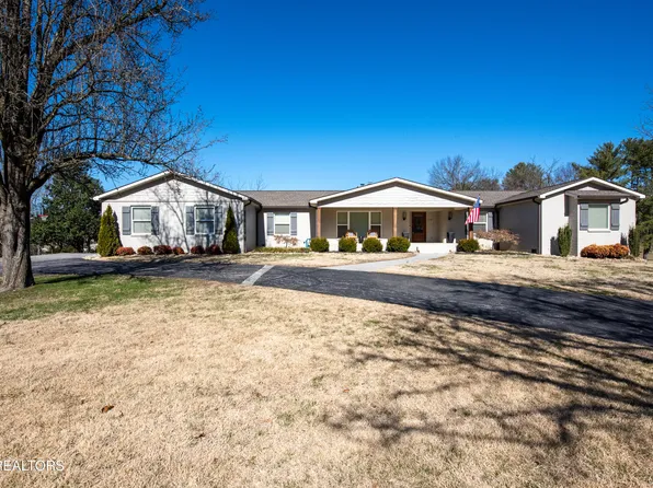 1119 Greenfield Dr, Maryville, TN 37803