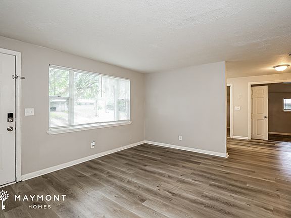 3rd image of 260 Lee Dr