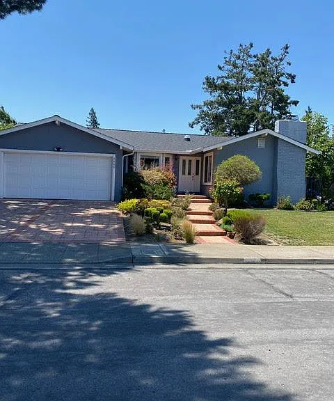 3400 Churin Dr — Photo 2