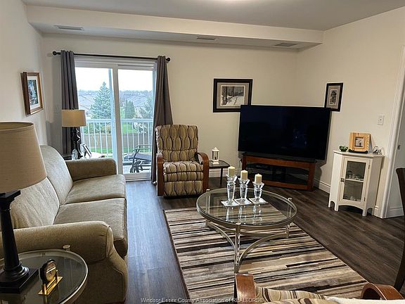 2nd image of 1675 Banwell Rd #305