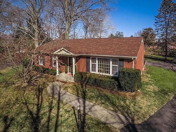 3rd image of 211 Dunbar Pl