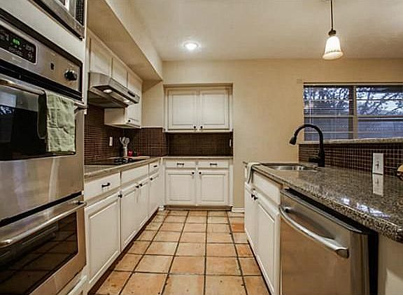 2nd image of 4131 Flintridge Dr