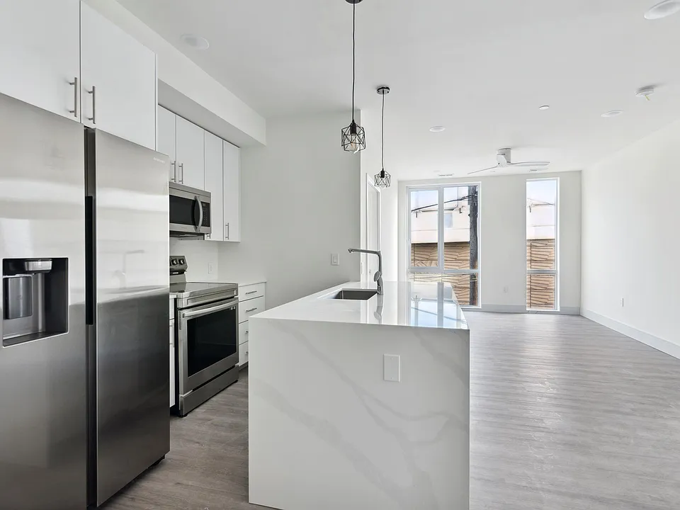 1225 E Fletcher St #310
