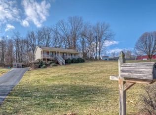 204 Maple Ridge Dr, Jonesborough, TN 37659