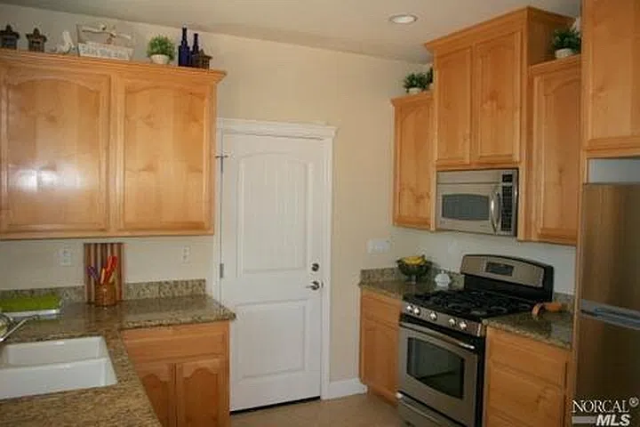 1436 Velma Ave — Photo 4