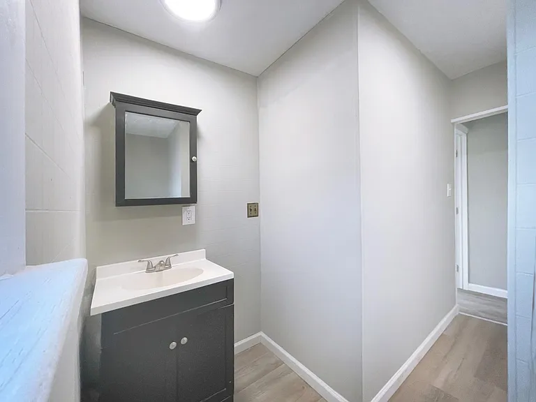 7213 N Point Rd #3 — Photo 28