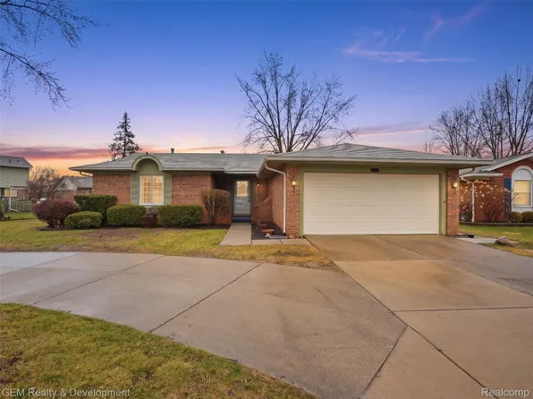 6366 Winter Dr, Canton, MI 48187