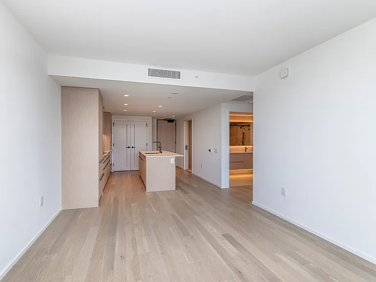 333 Ward Ave #3906 — Photo 2