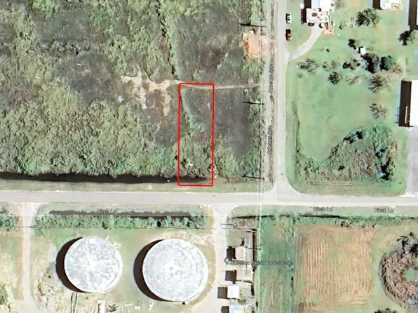 2 Birch Ln, Grand Isle, LA 70358