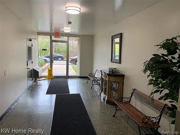 3rd image of 1941 Orleans St #67-611