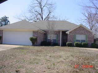 663 Southern Oaks Dr, Florence, MS 39073