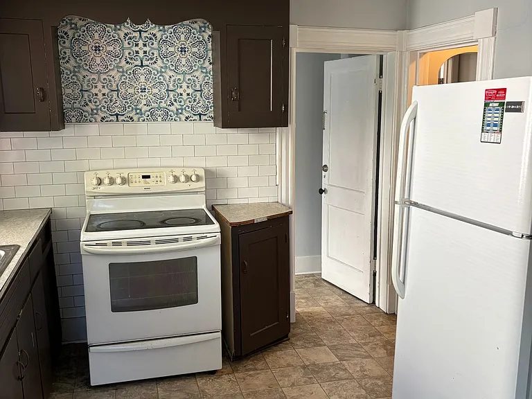 829 Miller Ave — Photo 7