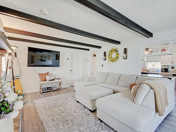 3rd image of 1334 W Demaree Rd