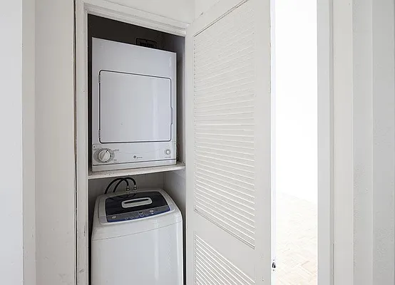 Rented by Warburg | media 30