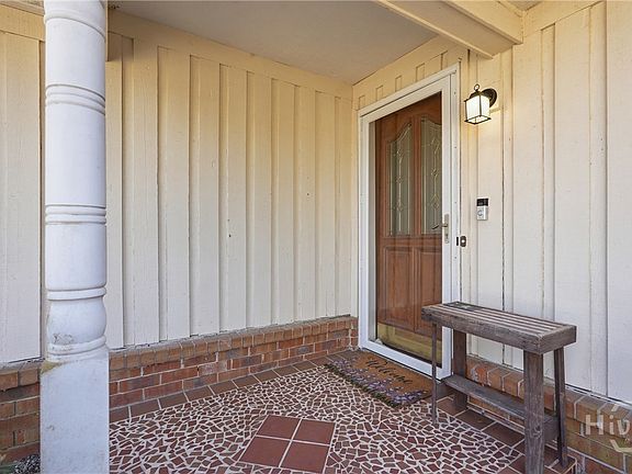 3rd image of 15 Barrington Circle