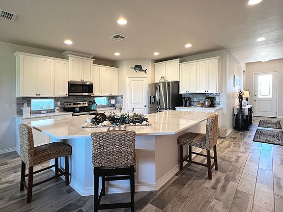 3rd image of 125 Shady Terrace Ln
