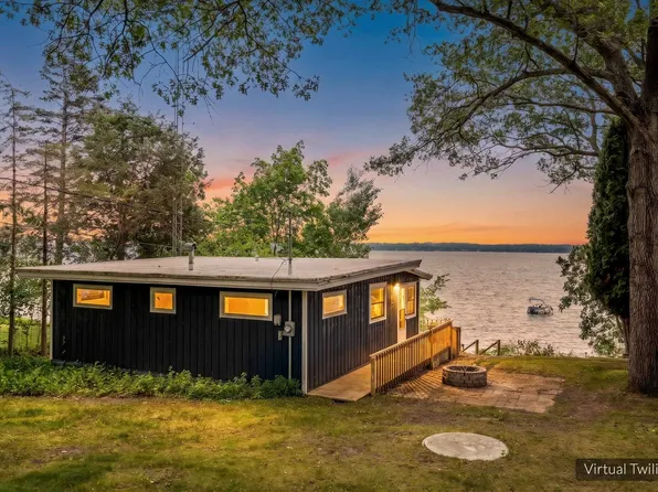 N4830 N Lakeshore, Green Lake, WI 54941