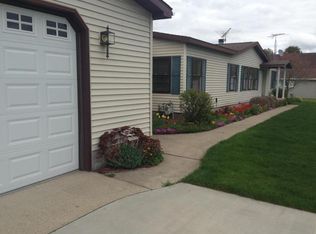 5828 Lori Ln, Indian River, MI 49749