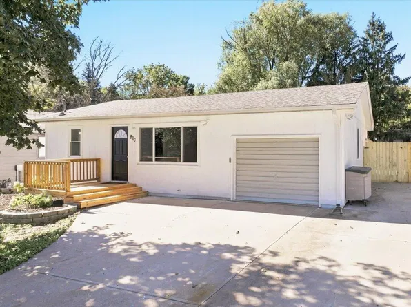 810 N Vine St, Glenwood, IA 51534