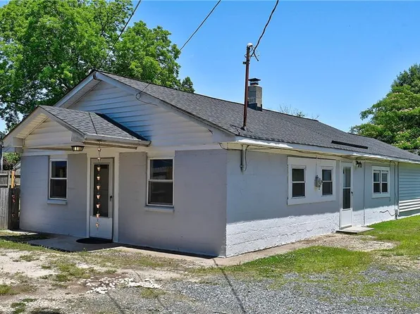 8466 Radnor Rd, Norfolk, VA 23503