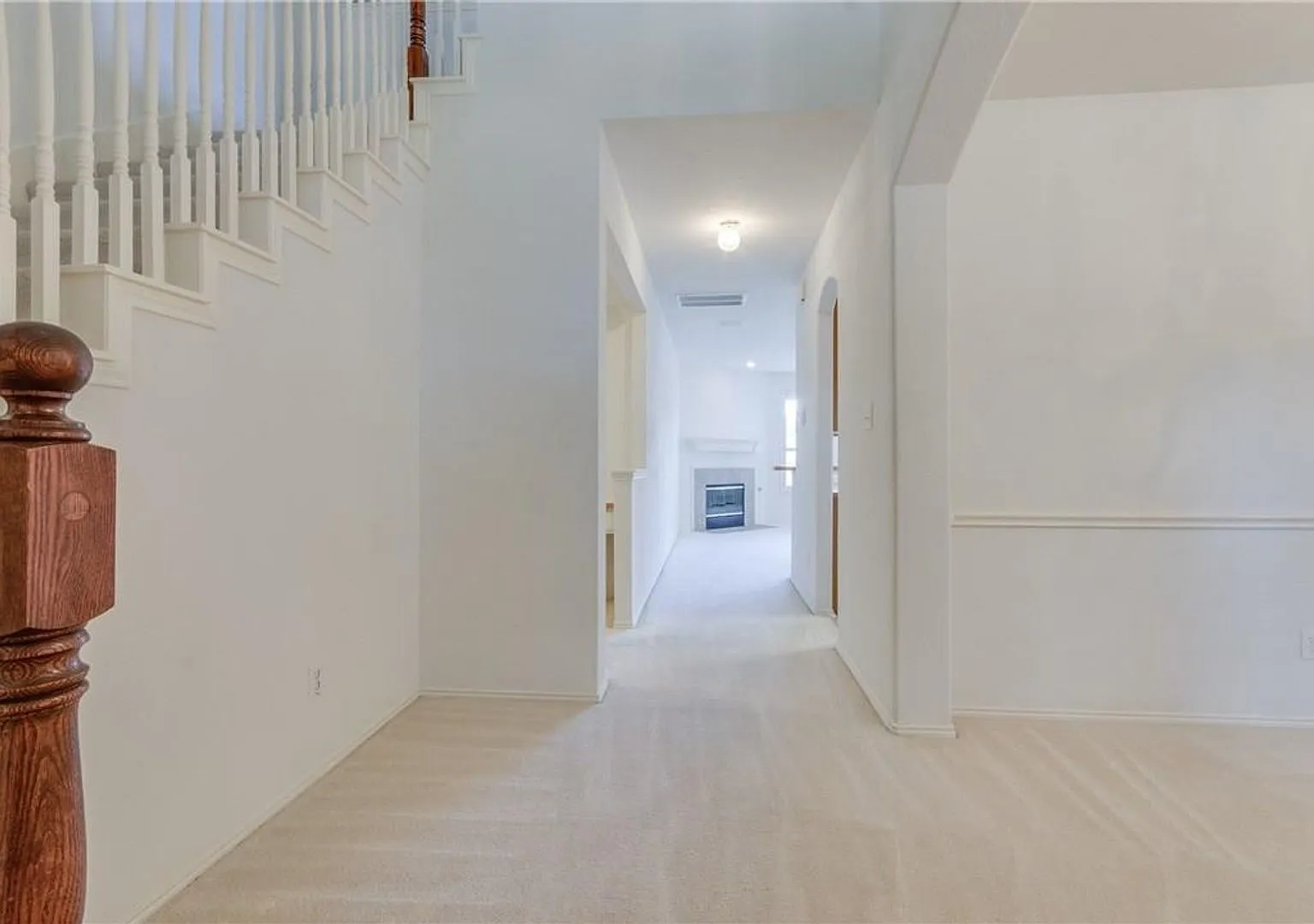 Welcome to the Desirable Villages of White Rock Creek with exemplary Frisco ISD. Open & bright 4 ... — Photo 3