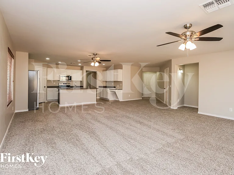 914 W Desert Canyon Dr — Photo 5