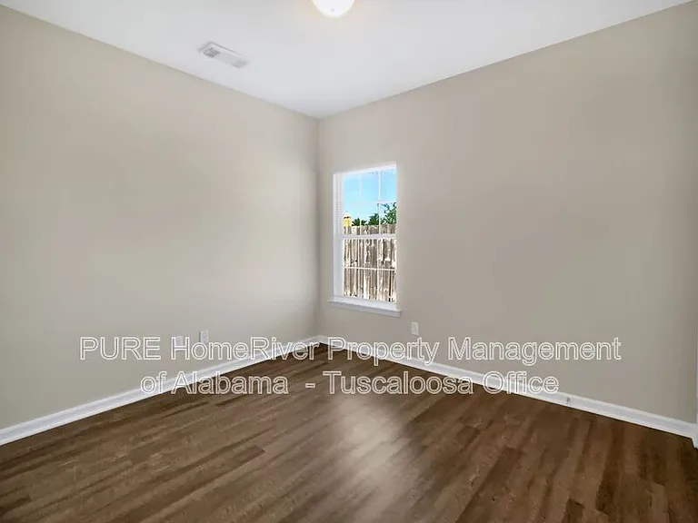 9750 Moonlight Dr — Photo 15