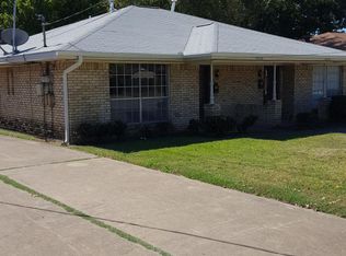 3036 Conflans Rd, Irving, TX 75061