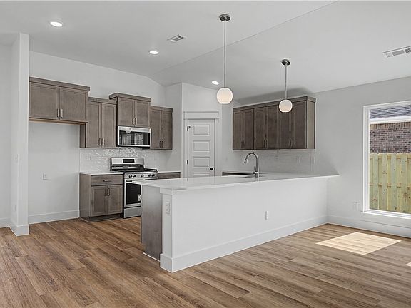 7th image of this home