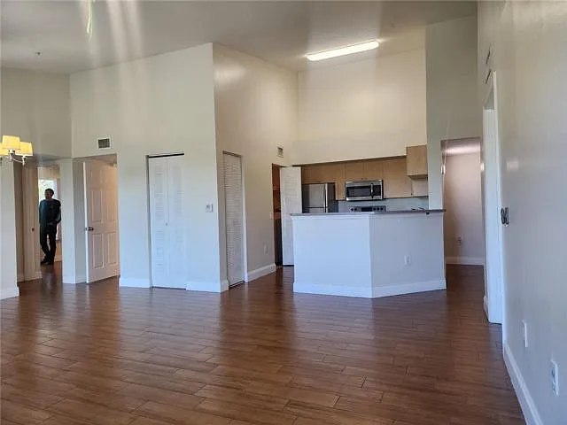 317 Villa Cir — Photo 6