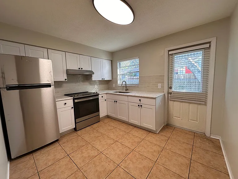 Fully Renovated Kitchen