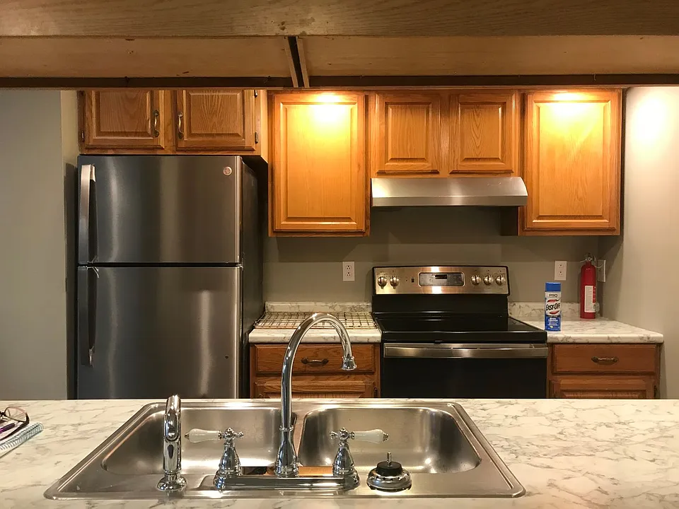 1-22 Deland Way