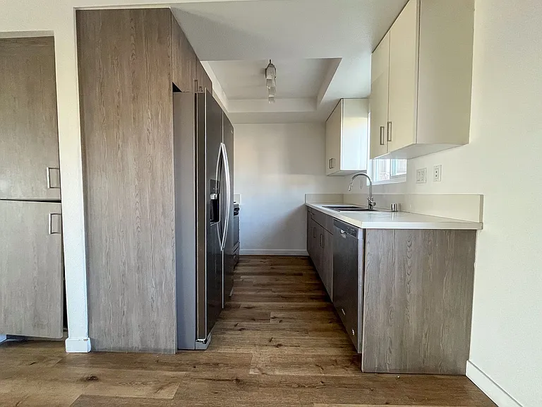 110 S Eucalyptus Ave — Photo 8