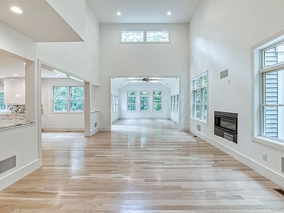 5th image of 141 Old Cedar Swamp Road